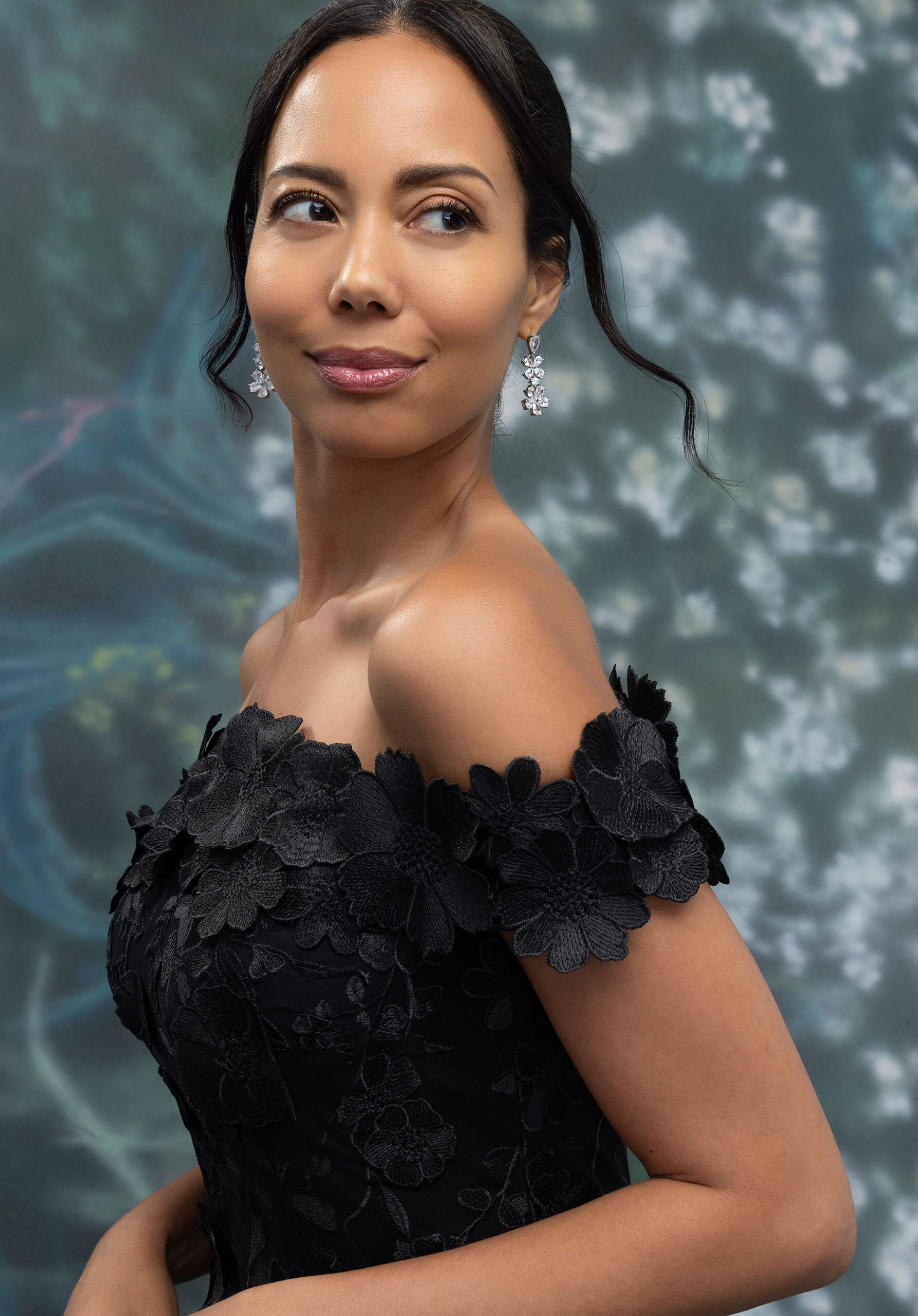 Elegant wedding day portrait with mother of the bride style inspiration