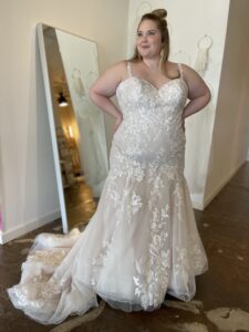 Stella York 7636 Plus Size Bridal Gown Wedding Dress Fort Worth