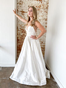 Lea-Ann Belter Silk and Lace wedding Dress Lovely
