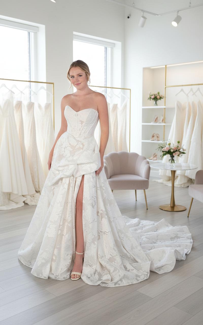 Designer wedding dress sample for sale in Fort Worth